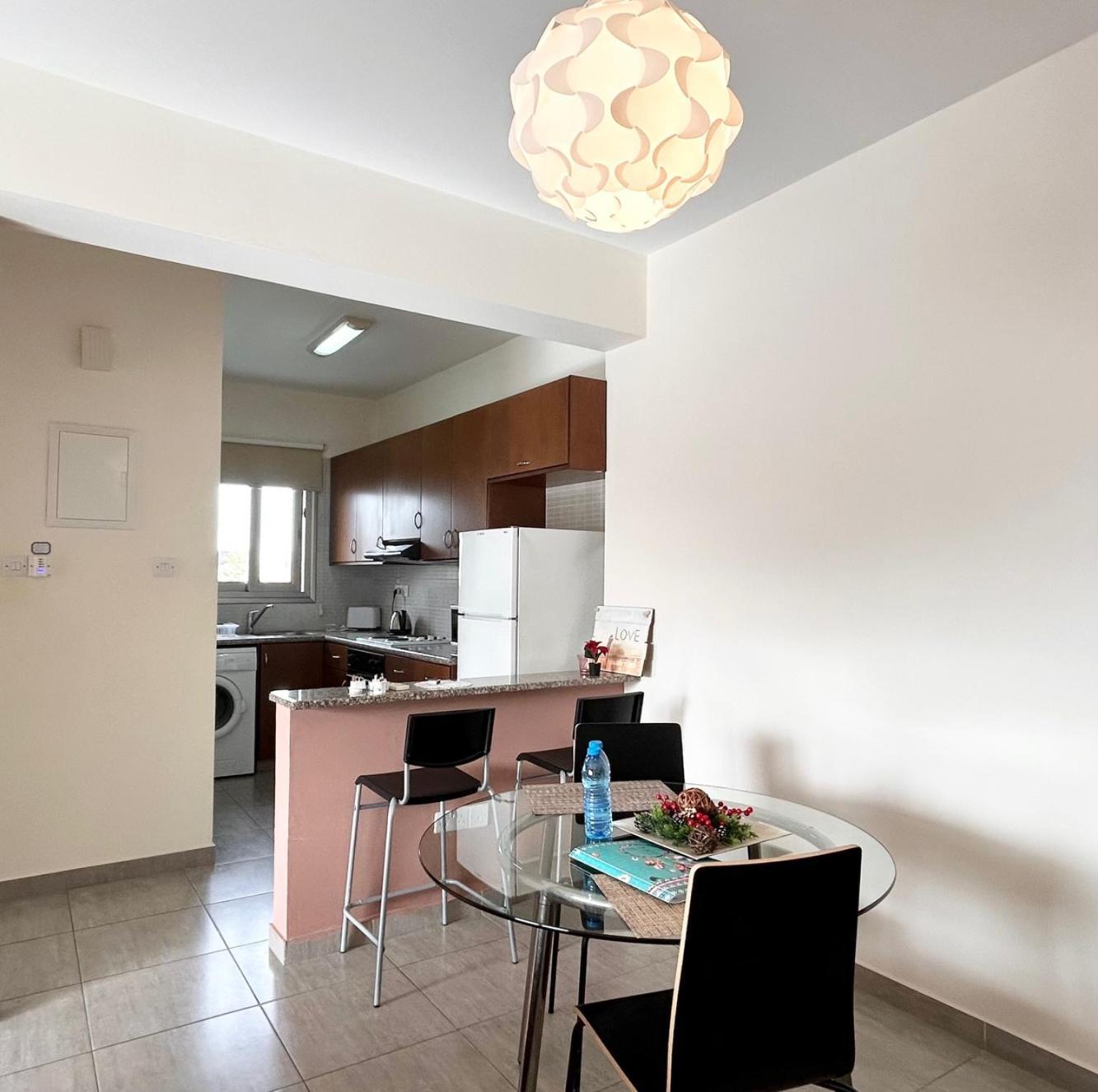 Sun Julz Apartments On The Beach Pafos Zewnętrze zdjęcie