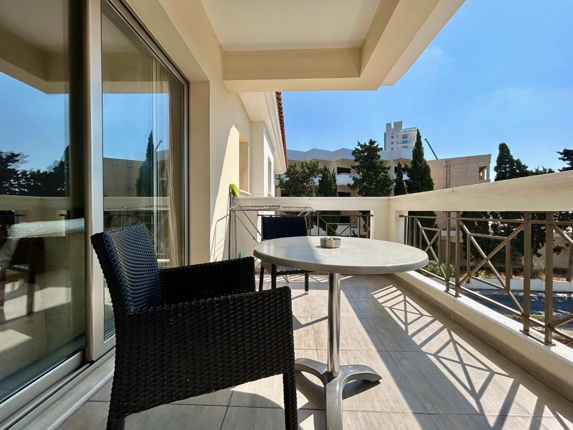 Sun Julz Apartments On The Beach Pafos Zewnętrze zdjęcie