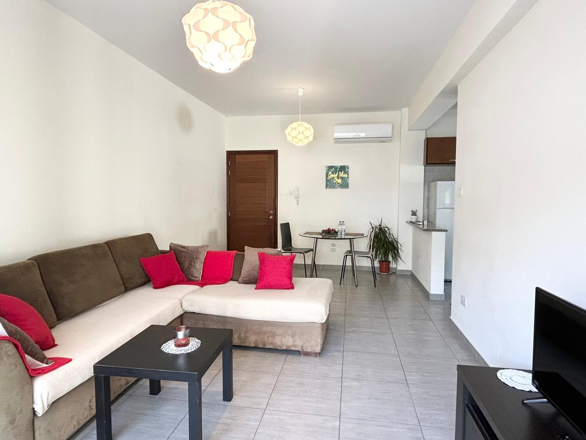 Sun Julz Apartments On The Beach Pafos Zewnętrze zdjęcie