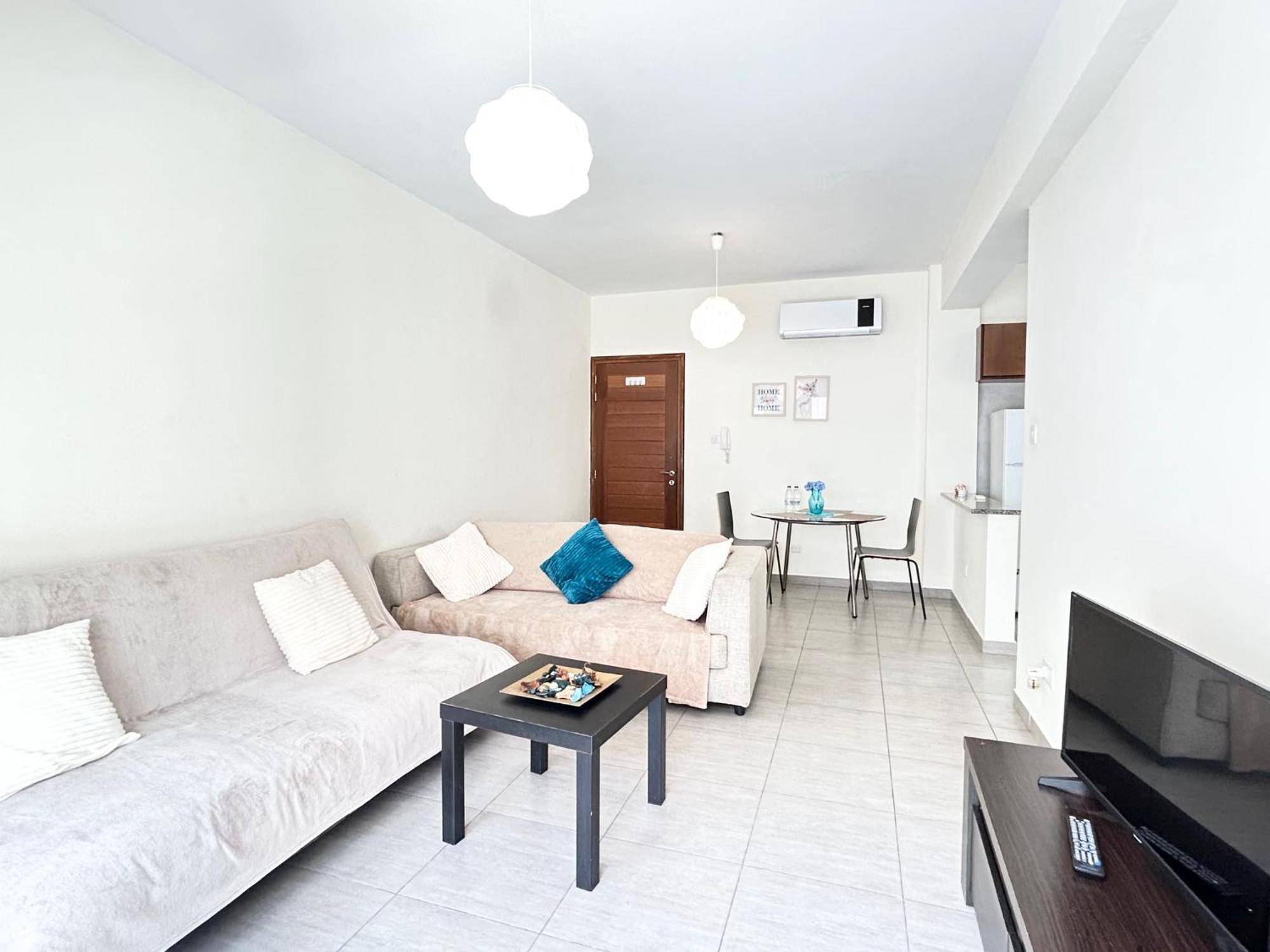 Sun Julz Apartments On The Beach Pafos Zewnętrze zdjęcie