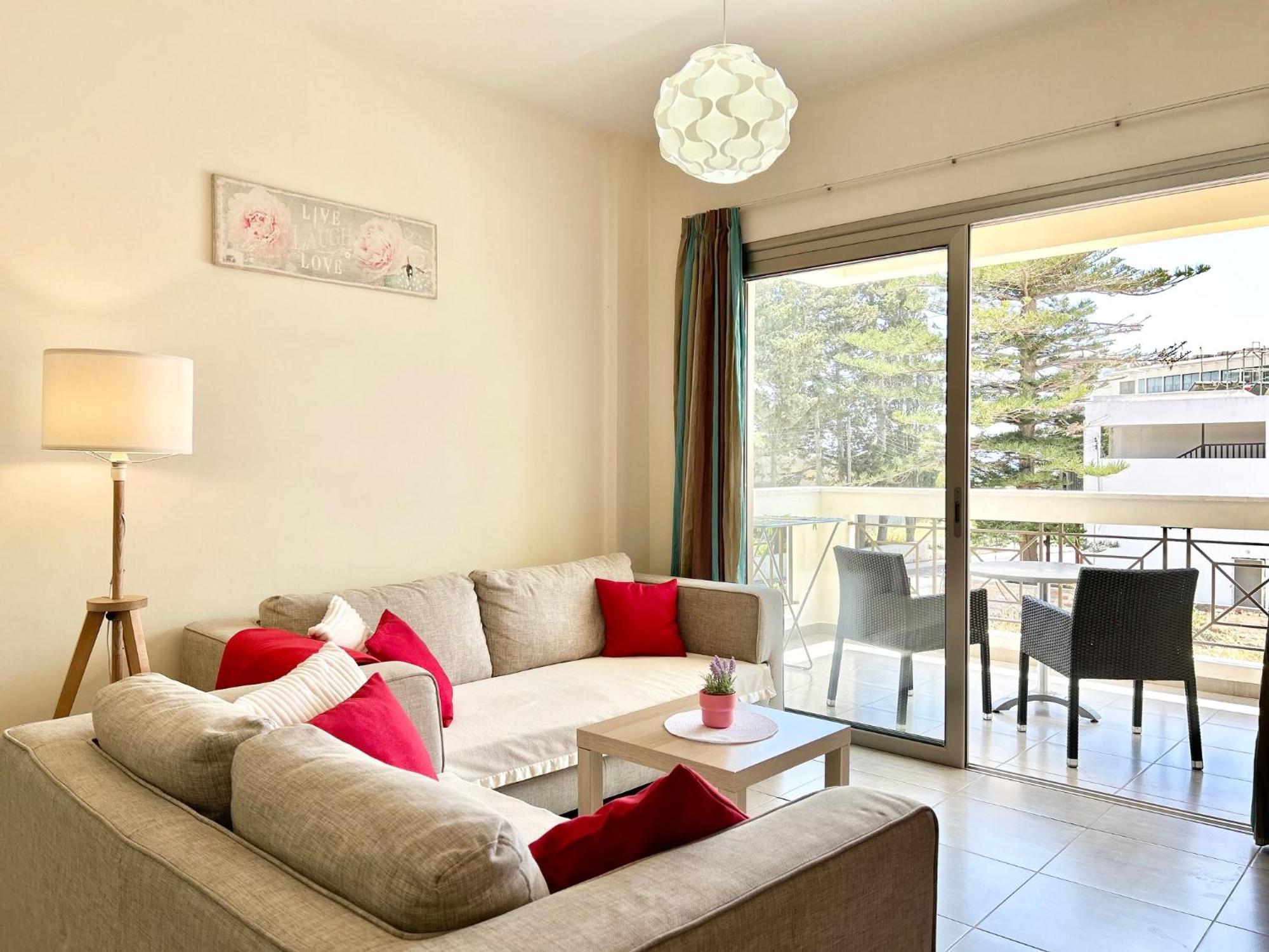 Sun Julz Apartments On The Beach Pafos Zewnętrze zdjęcie