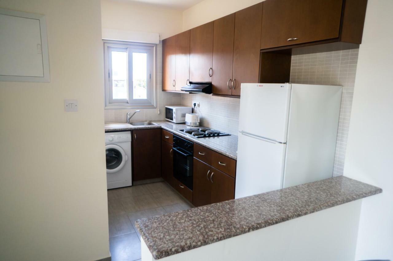 Sun Julz Apartments On The Beach Pafos Zewnętrze zdjęcie